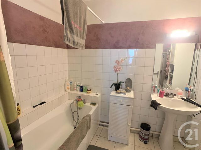 Afficher la photo en grand Appartement T4 à vendre - 4 pièces - 78.91 m2 - QUIMPER - 29 - BRETAGNE - Century 21 Celtimmo