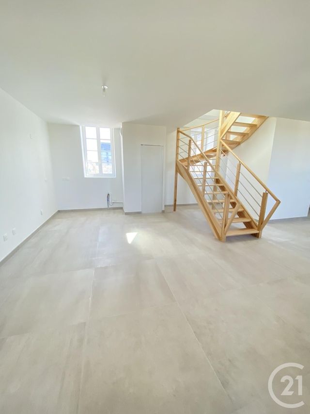 Afficher la photo en grand Appartement F4 à vendre - 4 pièces - 120.67 m2 - PONT CROIX - 29 - BRETAGNE - Century 21 Celtimmo