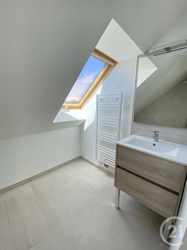 Afficher la photo en grand Appartement F4 à vendre - 4 pièces - 120.67 m2 - PONT CROIX - 29 - BRETAGNE - Century 21 Celtimmo