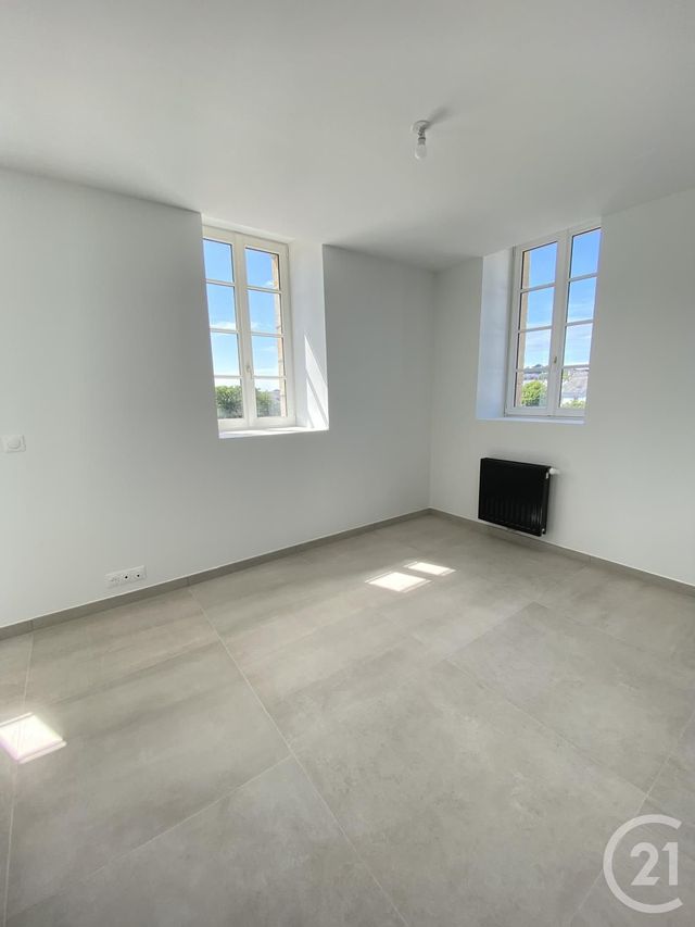 Afficher la photo en grand Appartement F4 à vendre - 4 pièces - 120.67 m2 - PONT CROIX - 29 - BRETAGNE - Century 21 Celtimmo