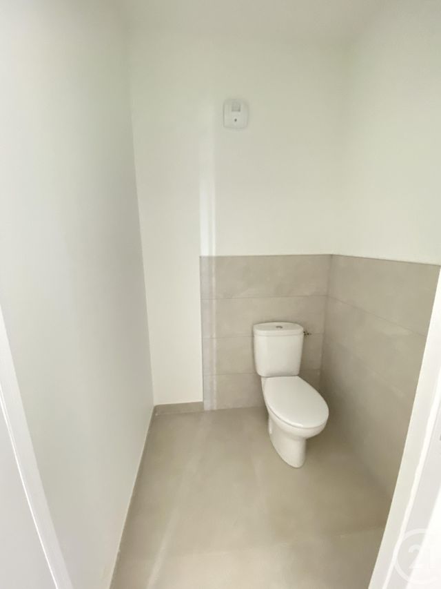 Afficher la photo en grand Appartement F4 à vendre - 4 pièces - 120.67 m2 - PONT CROIX - 29 - BRETAGNE - Century 21 Celtimmo