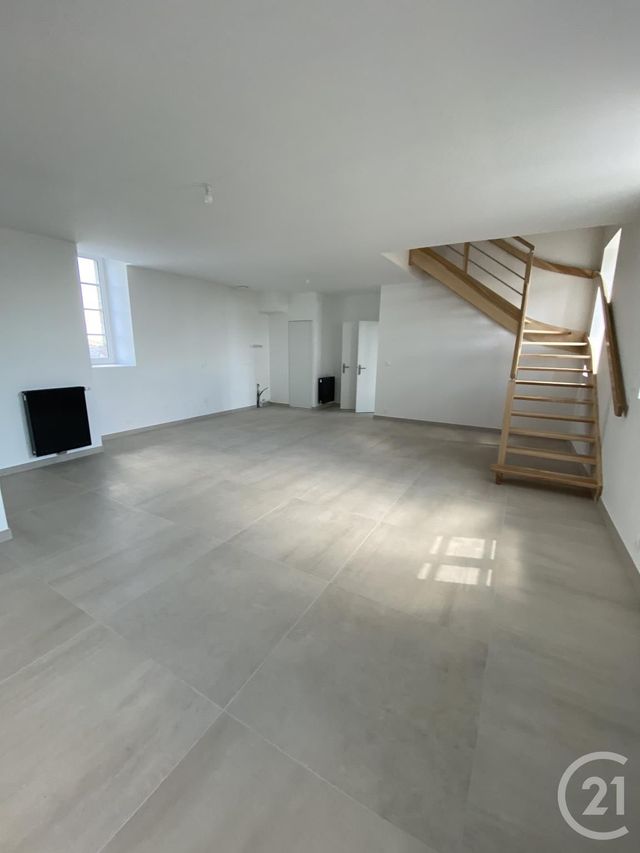 Afficher la photo en grand Appartement F4 à vendre - 4 pièces - 100.12 m2 - PONT CROIX - 29 - BRETAGNE - Century 21 Celtimmo
