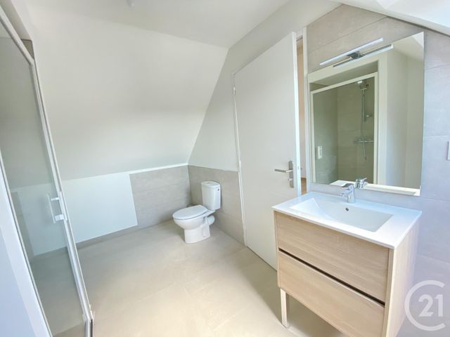 Afficher la photo en grand Appartement F4 à vendre - 4 pièces - 100.12 m2 - PONT CROIX - 29 - BRETAGNE - Century 21 Celtimmo
