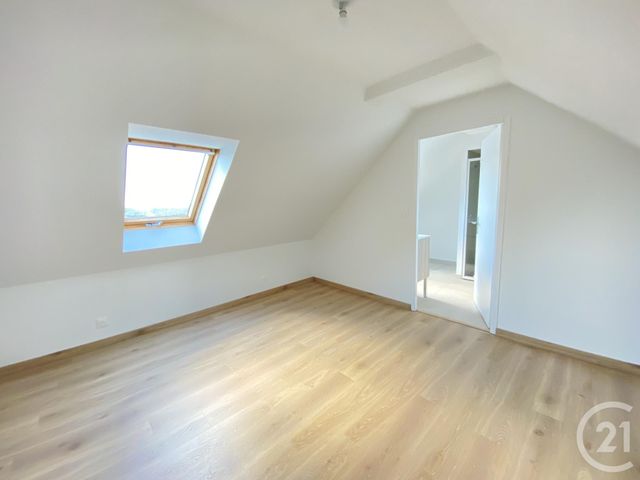 Afficher la photo en grand Appartement F4 à vendre - 4 pièces - 100.12 m2 - PONT CROIX - 29 - BRETAGNE - Century 21 Celtimmo