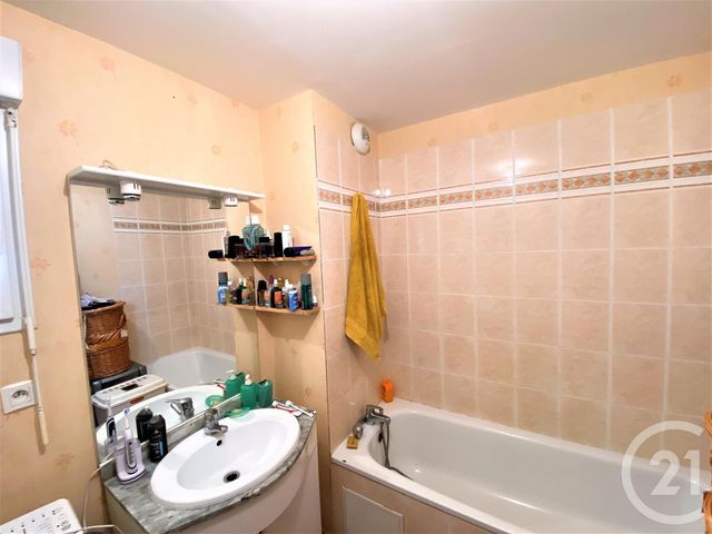 Appartement F3 à vendre - 3 pièces - 60.39 m2 - QUIMPER - 29 - BRETAGNE - Century 21 Celtimmo Appartement F3 à vendre - 3 pièces - 60.39 m2 - QUIMPER - 29 - BRETAGNE - Century 21 Celtimmo