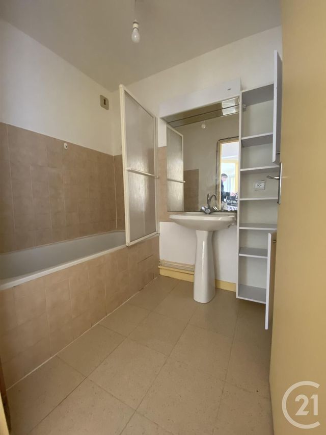 appartement à louer - 2 pièces - 40.0 m2 - QUIMPER - 29 - BRETAGNE - Century 21 Celtimmo appartement à louer - 2 pièces - 40.0 m2 - QUIMPER - 29 - BRETAGNE - Century 21 Celtimmo
