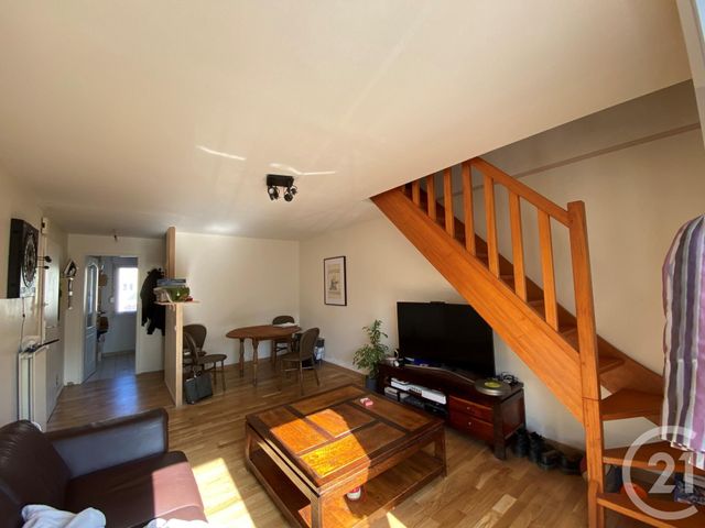 Appartement Duplex à vendre - 3 pièces - 61.0 m2 - QUIMPER - 29 - BRETAGNE - Century 21 Celtimmo Appartement Duplex à vendre - 3 pièces - 61.0 m2 - QUIMPER - 29 - BRETAGNE - Century 21 Celtimmo