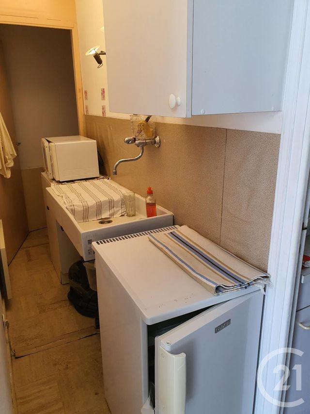 Studio à louer - 1 pièce - 29.0 m2 - PONT L ABBE - 29 - BRETAGNE - Century 21 Celtimmo Studio à louer - 1 pièce - 29.0 m2 - PONT L ABBE - 29 - BRETAGNE - Century 21 Celtimmo