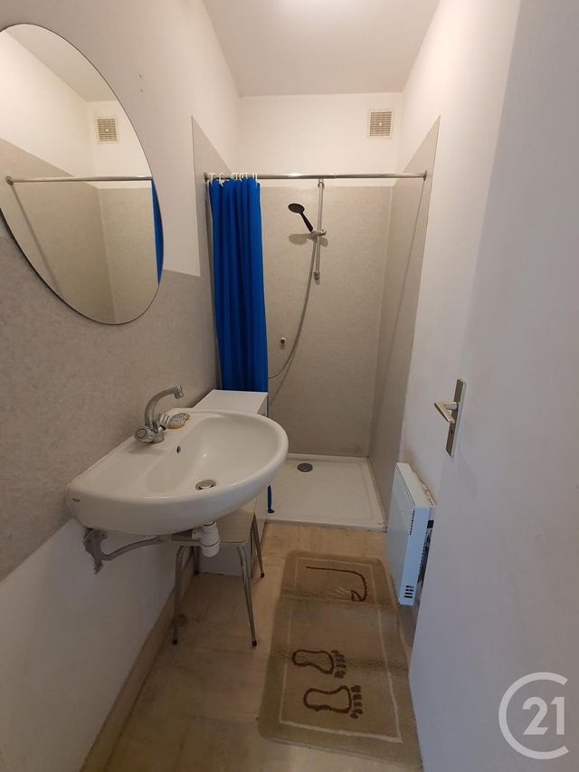 Studio à louer - 1 pièce - 29.0 m2 - PONT L ABBE - 29 - BRETAGNE - Century 21 Celtimmo Studio à louer - 1 pièce - 29.0 m2 - PONT L ABBE - 29 - BRETAGNE - Century 21 Celtimmo