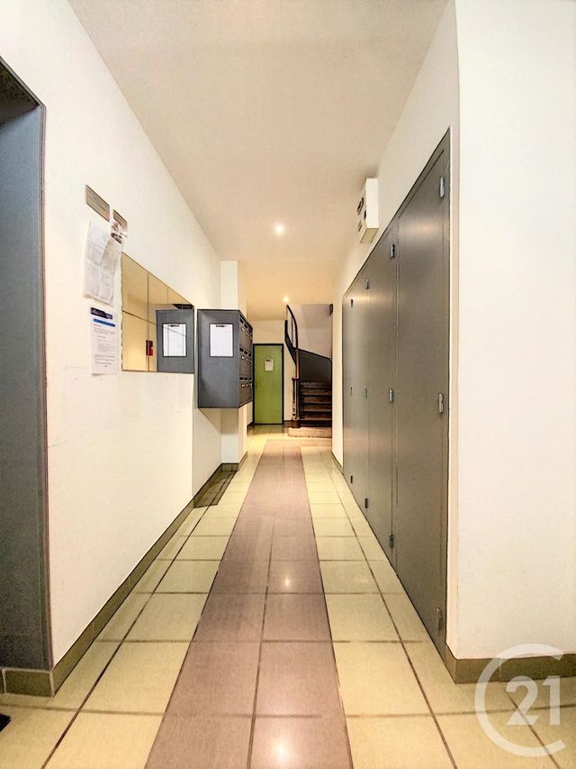 Afficher la photo en grand Appartement T1 à vendre - 1 pièce - 31.0 m2 - QUIMPER - 29 - BRETAGNE - Century 21 Celtimmo