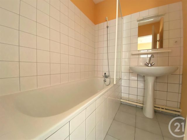 Afficher la photo en grand Appartement F2 à louer - 2 pièces - 47.69 m2 - QUIMPER - 29 - BRETAGNE - Century 21 Celtimmo