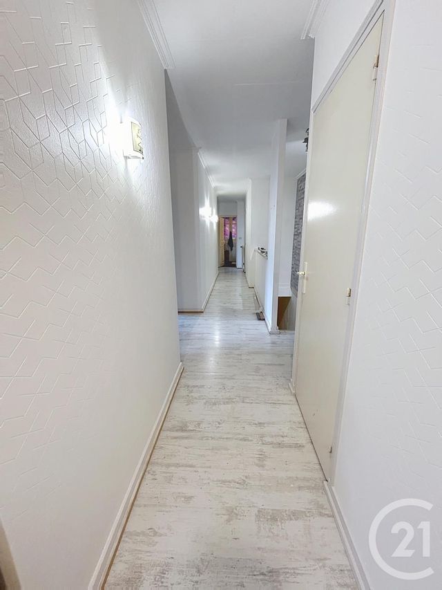 Afficher la photo en grand Appartement Loft à vendre - 6 pièces - 140.0 m2 - QUIMPER - 29 - BRETAGNE - Century 21 Celtimmo
